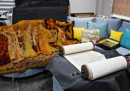 Раскрыто, где могли оказаться похищенные из музея в Мариуполе ценности