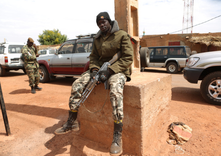 Комендантский час ввели в Мали