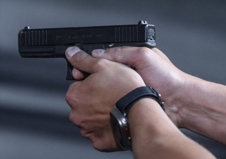 Юный гонщик на кабриолете открыл стрельбу ради «адреналина»