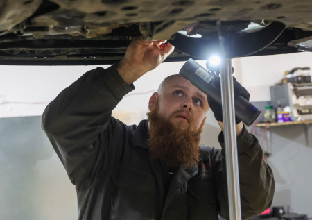 Водителям раскрыли ошибку, которая приведет к дорогому ремонту весной