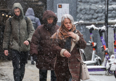 Стало известно, когда в Москве закончится снегопад и растают сугробы