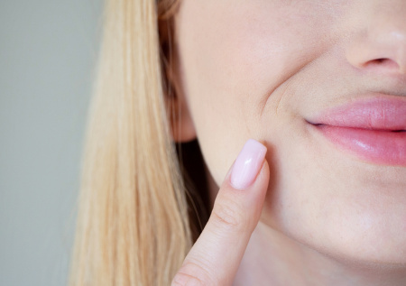Назван неочевидный способ избавиться от напряжения в челюсти