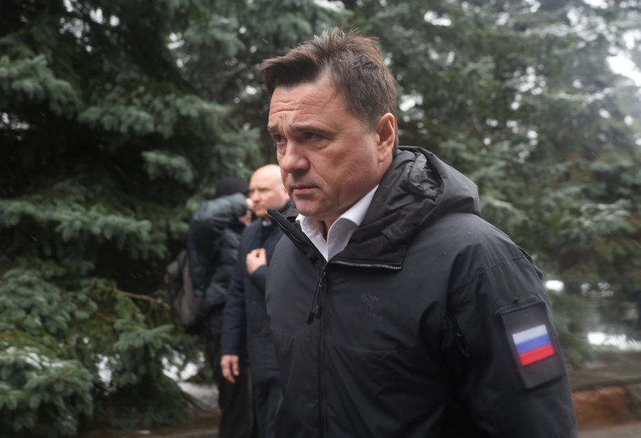 Губернатор Московской области Андрей Воробьев на церемонии прощания с режиссером Алексеем Пимановым на Троекуровском кладбище в Москве
