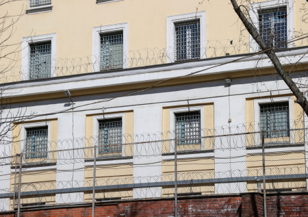 Россиянина отправили за решетку на семь лет за подготовку теракта на Кубани