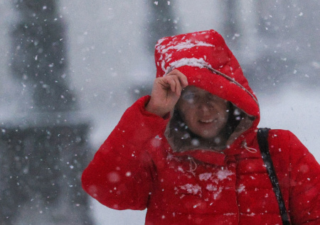 Москву и Подмосковье завалило снегом накануне майских праздников