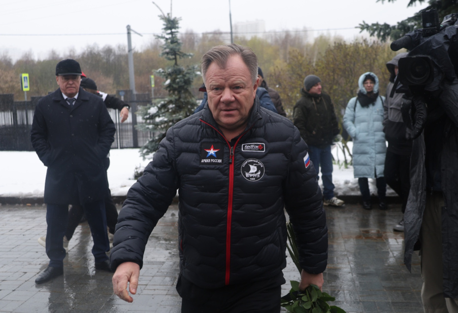 Джазмен Игорь Бутман на прощании с Алексеем Пимановым на Троекуровском кладбище