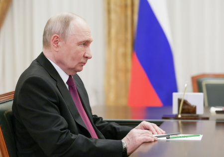 Путин встретился с главой МИД Ирана