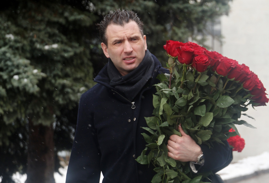 Роман Ротенберг на церемонии прощания с режиссером Алексеем Пимановым на Троекуровском кладбище в Москве