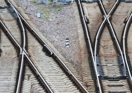Люди погибли при столкновении двух поездов в Индонезии