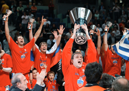 «Выстрадали эту победу»: Ватутин о 20-летии триумфа ЦСКА в Евролиге