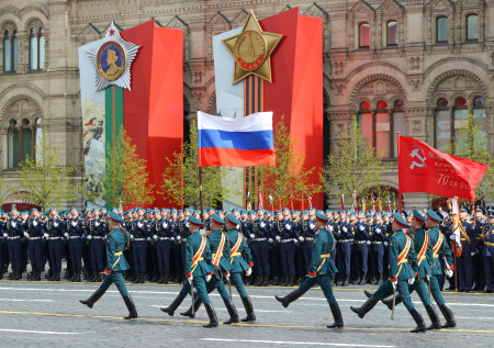 Парад Победы в Москве на 9 Мая: состоится или нет, пустят ли Фицо