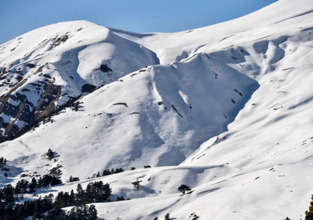 В снежном плену в Бурятии оказались шесть человек