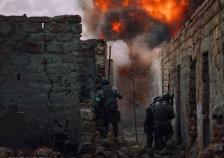 ВСУ загнали в «килл-зону», удар дронов по НПЗ: новости СВО к утру 28 апреля