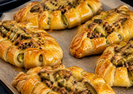 Пирожки теперь не жарю: пеку лодочки с картошкой — быстрая выпечка из пачки теста