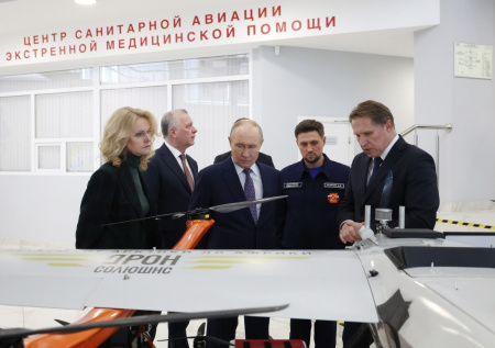 Путину показали беспилотник «АИСТ» для доставки лекарств