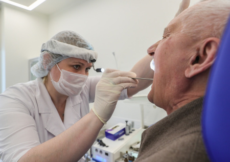 В Госдуме хотят снизить нагрузку на учителей и врачей