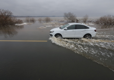 В Кемерове затопило набережную на Притомском проспекте