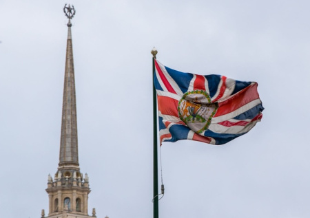 Британия отозвала аккредитацию дипломата России и вызвала посла в МИД