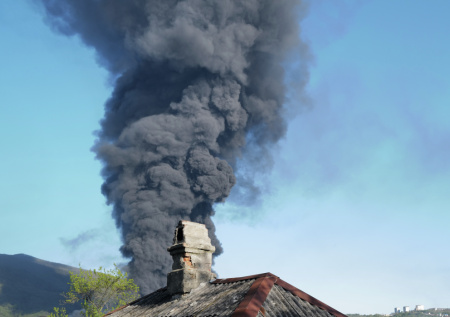 В Туапсе зафиксировали загрязнение воздуха из-за пожара на НПЗ