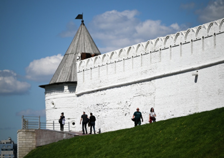 Ветер сорвал стрелку часов на Спасской башне Казанского Кремля