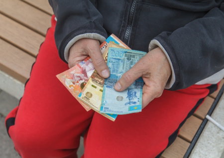 «Будут грабить»: экс-нардеп о налоговой реформе на Украине по требованию ЕС