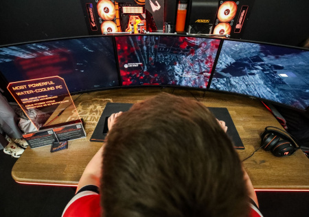 Стримера Muhanjan выгоняют из России