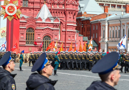 Военный парад в честь Дня Победы пройдет без военной техники