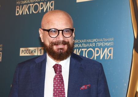 «Доживают»: Ковалев рассказал о настроении уехавших из России артистов