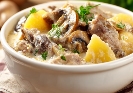 Картошка с мясом и грибами как в детстве: добавляю ложку сметаны — и все просят добавку