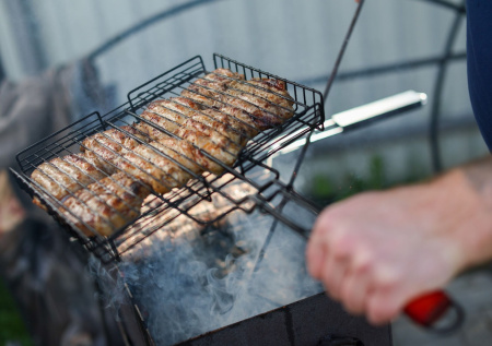 Юрист раскрыла, чем грозит неосторожная жарка шашлыка на даче