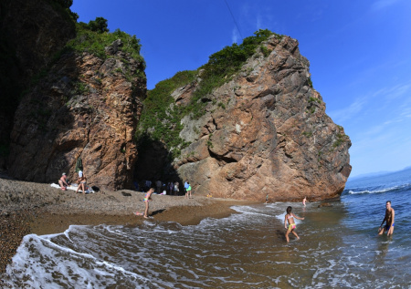 Россиянам рассказали, как благоустраивают пляжи Приморья