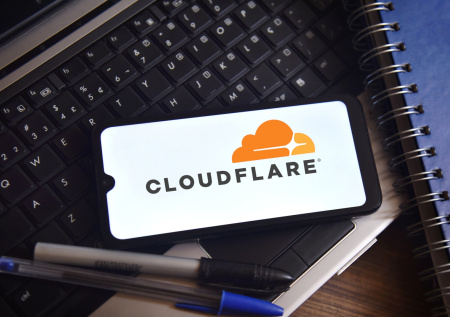 Cloudflare снял метку шпионского ПО с домена МАКС