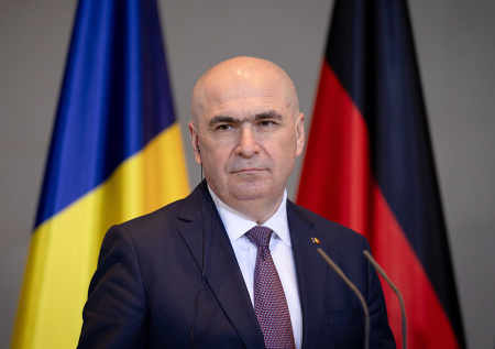 Парламент Румынии потребовал отставки правительства Боложана