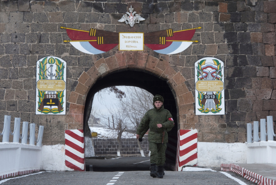 Военнослужащие на территории 102-й российской военной базы Южного военного округа в Гюмри