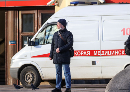 В ВОЗ раскрыли, сколько жизней унес COVID-19 до и после пика заболеваемости