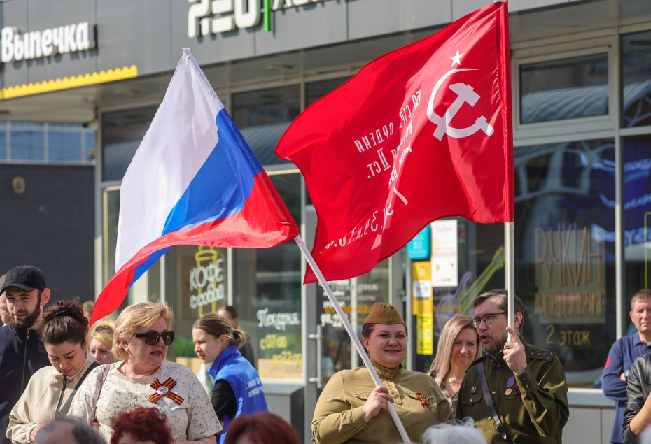 Участники патриотической акции «Электропоезд Победы» для ветеранов РЖД, организованной Московской железной дорогой и администрацией города Балашихи
