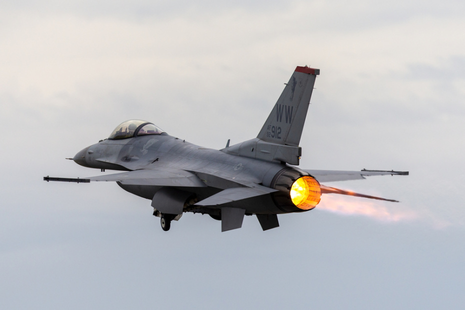 F-16