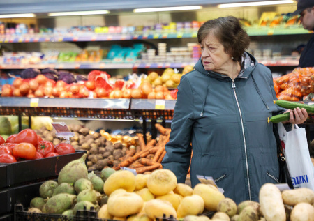 Назван самый подешевевший продукт в России за месяц