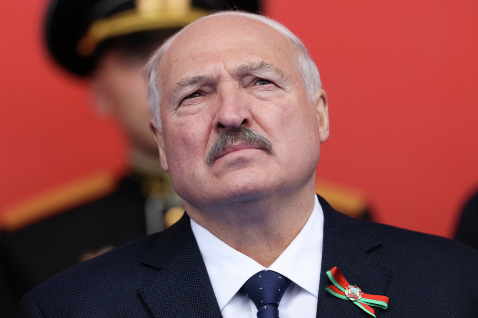 Президент Белоруссии Александр Лукашенко на Красной площади в Москве на военном параде в честь 81-й годовщины победы в Великой Отечественной войне