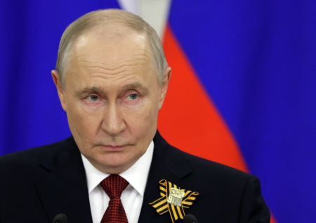 «Не комедийное шоу»: Путин высказался о значении Дня Победы