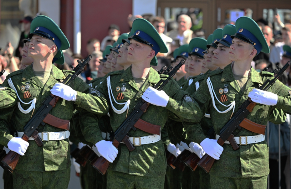 Военнослужащие на параде Победы во Владивостоке, посвященном 81-летию Победы в Великой Отечественной войне