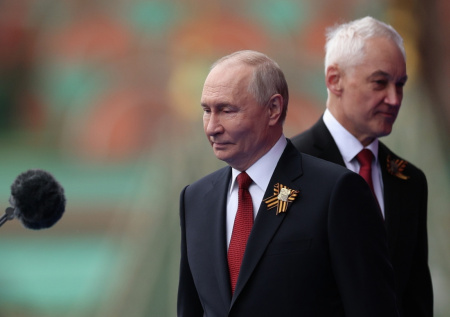 Отстоявший Сталинград ветеран смотрел парад вместе с Путиным