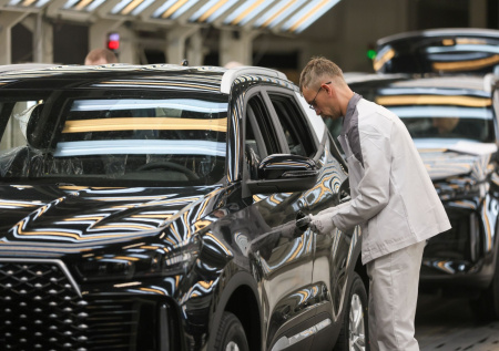 Российский автопроизводитель начал сборку Tenet 4L в Калуге