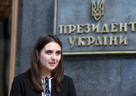 Юлия Мендель: кто она такая, биография, интервью Карлсону о Зеленском