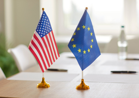 В ЕС назвали условие приостановки торговой сделки с США