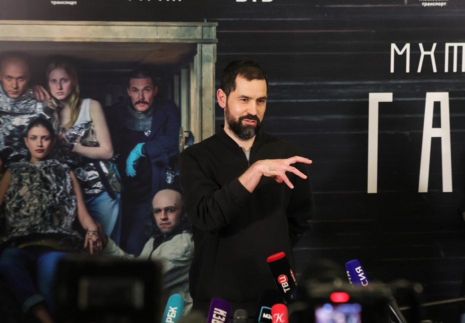 Режиссер Андрей Гончаров по окончании предпремьерного показа спектакля «Гамлет» в МХТ имени А. П. Чехова в Москве