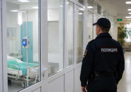 «Лежал на полу весь синий»: почему мальчик умер в клинике Новороссийска