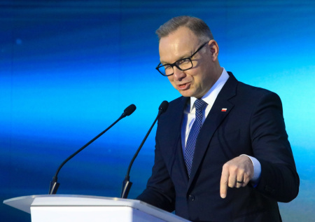 Комплекс лузера, трусость: за что внук нациста-карателя Дуда ненавидит РФ