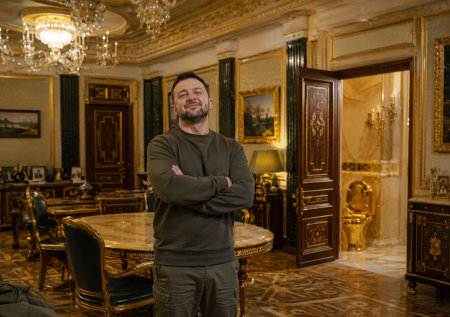 Бункер, комнаты для шуб: что известно об элитной даче Зеленского под Киевом