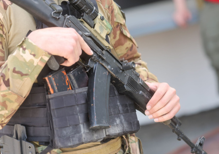 «Стоял и отстреливал»: боец ВС РФ в одиночку сразил 37 дронов ВСУ за день